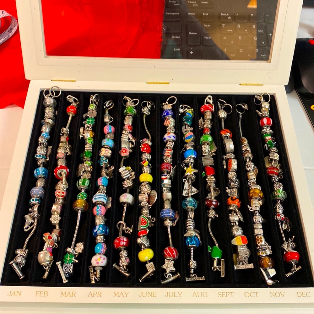 Willabee & Ward 12 holiday themed charmed bracelets glass stones W/display box
